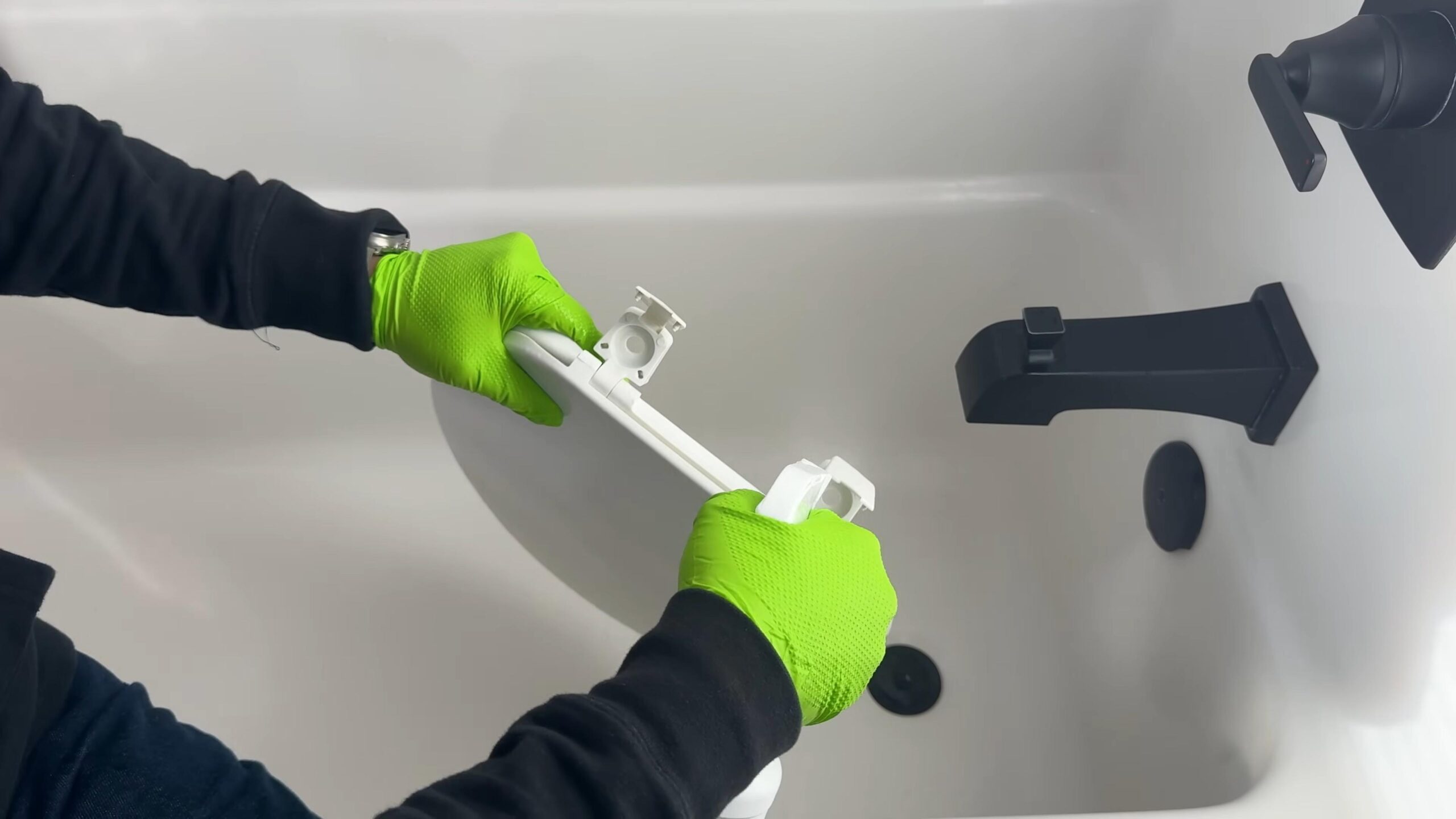 Bathroom cleaning hacks