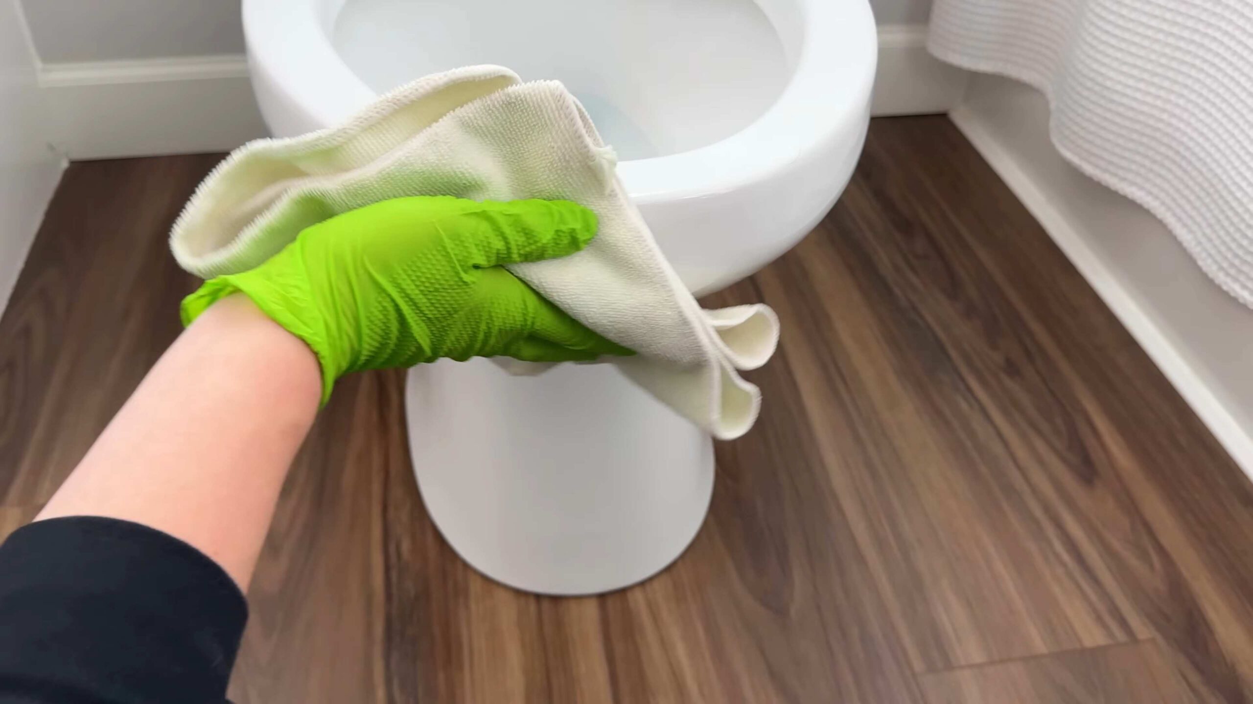 Bathroom cleaning hacks