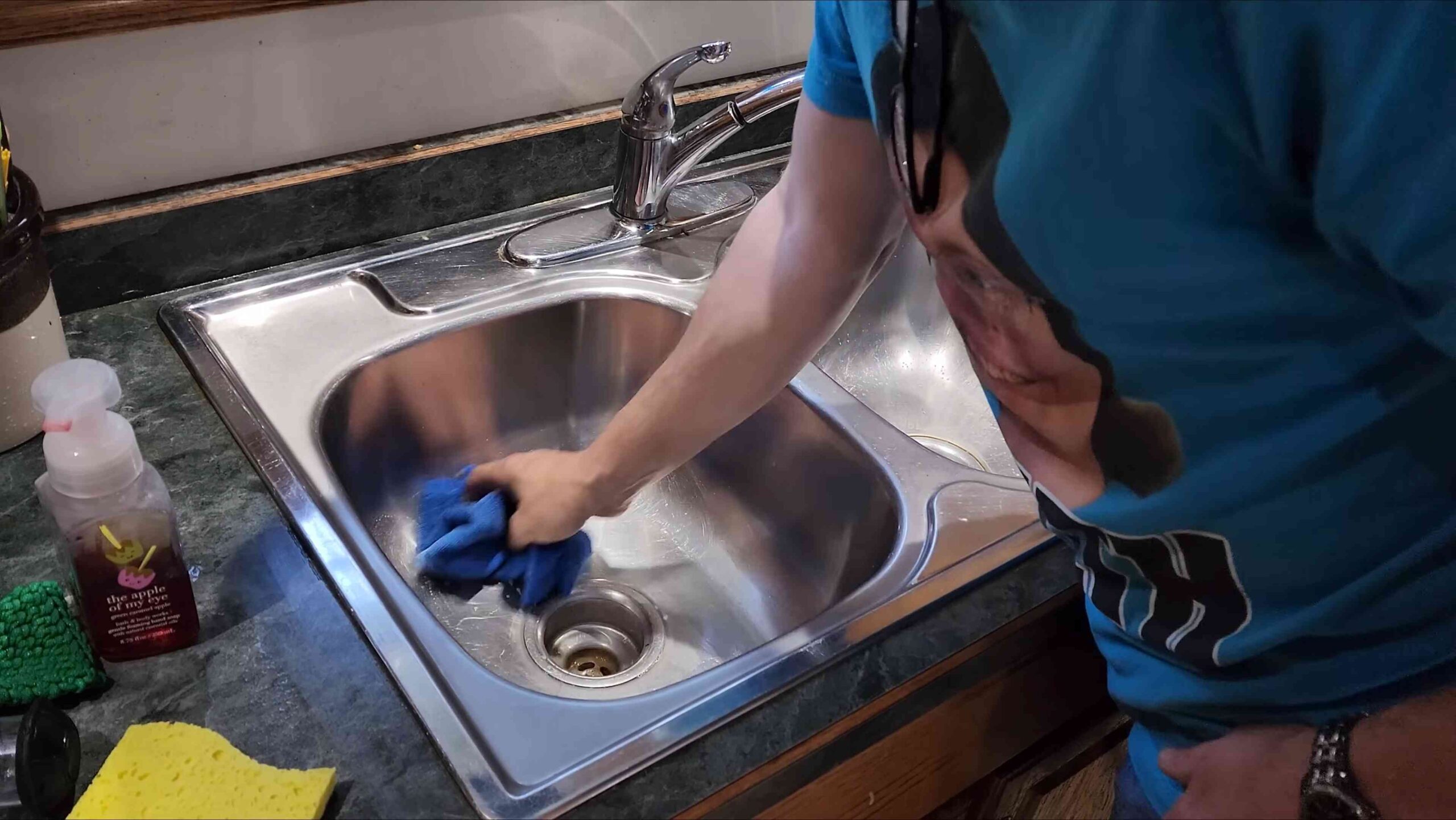Deep clean kitchen like a pro