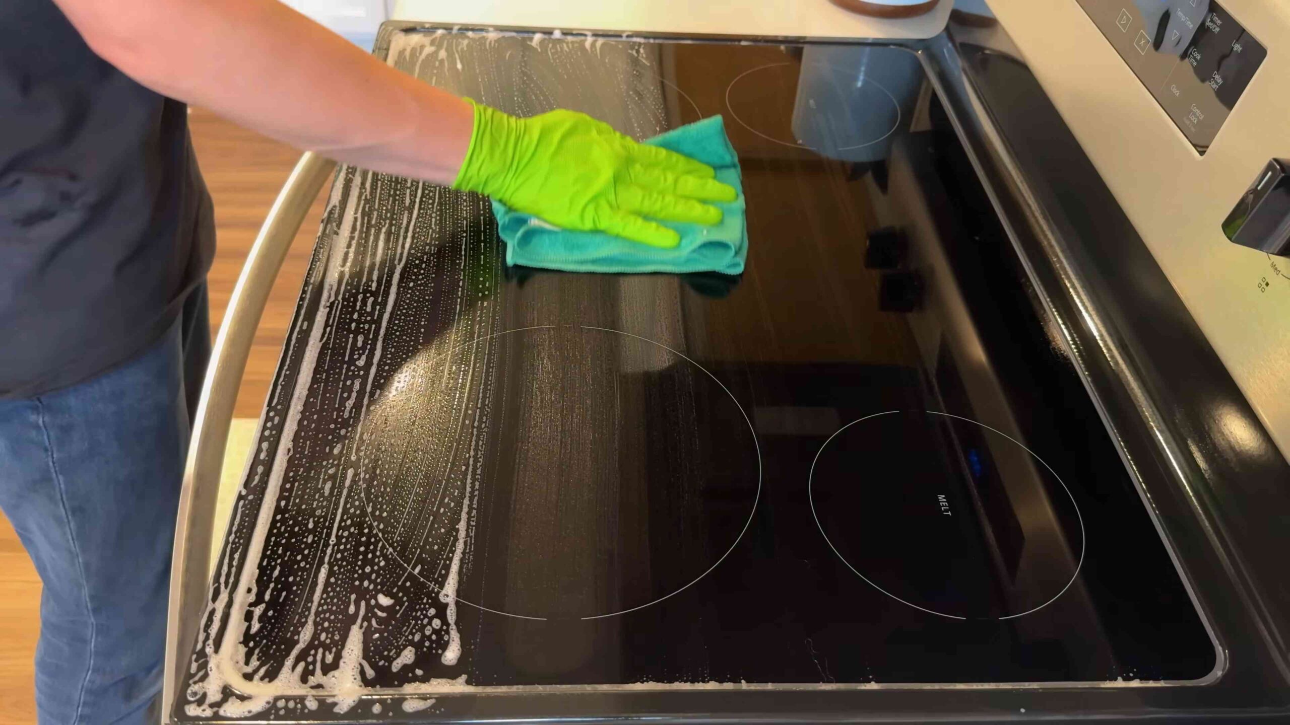 Quick kitchen deep cleaning