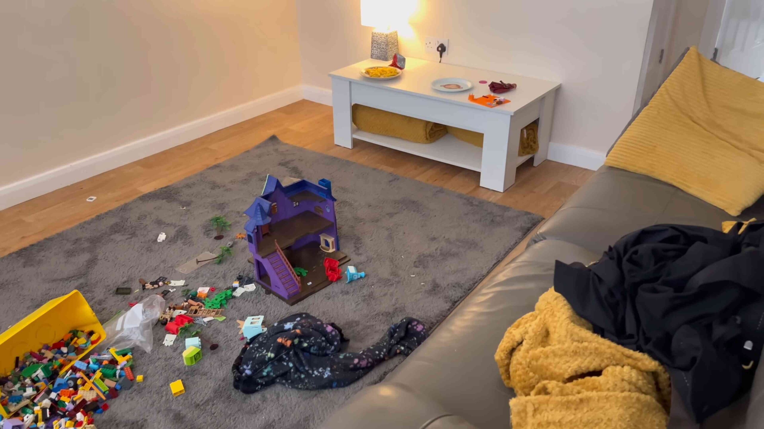 Decluttering tips for a tidy home
